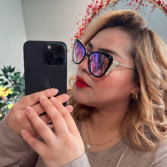 ONE DAY SALE✨

MARC JACOBS cat eye acetate sunglasses ✨ - Picture 15 of 16